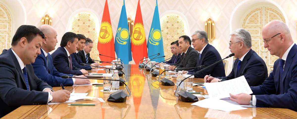 Қасым-Жомарт Тоқаев Қырғызстан Президенті Сооронбай Жээнбековпен кездесті