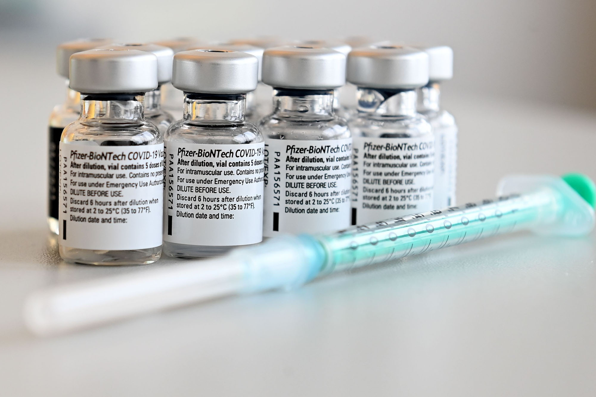 Атырауда Рfizer вакцинасын 2 276 адам салдырды